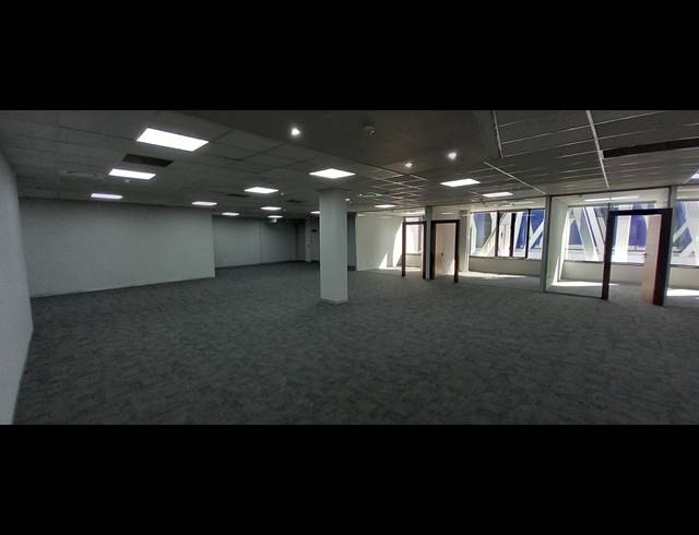 412M² OFFICE TO LET IN BRYANSTON